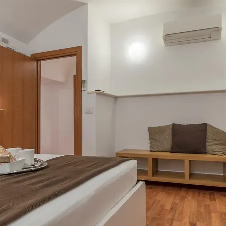 Vatican Museums Apartment *